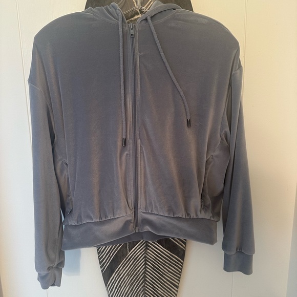 ALO Yoga Blue Hooded Jacket - Picture 4 of 8